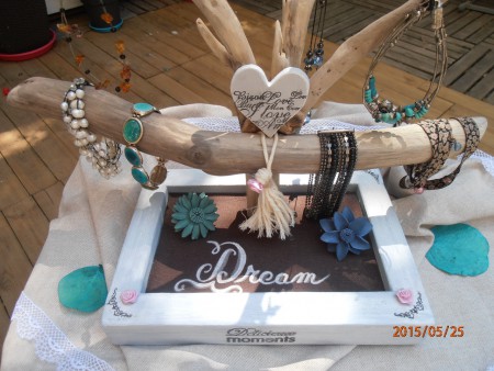 dimension : Haut :45 cm largeur : 25 cm Prof : 18 cm Prix : 20€ 